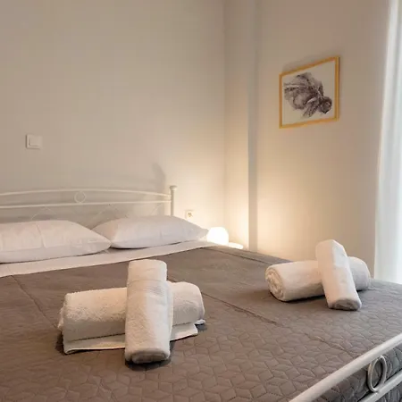 Avra Apartment Kalamáta Buitenkant foto