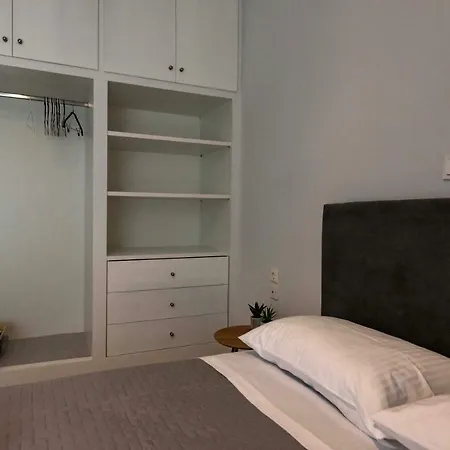 Avra Apartment Kalamáta Buitenkant foto